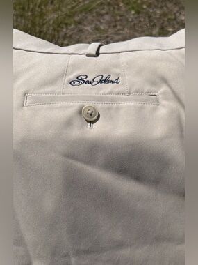 Peter Millar Sea Island Embroidered Performance Shorts. Salem Classic Fit. 42